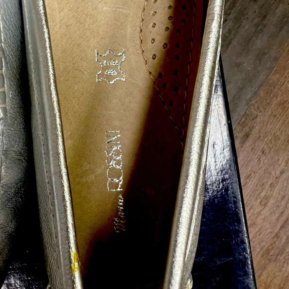 Silver buckle top women flats - Picture 3 of 6